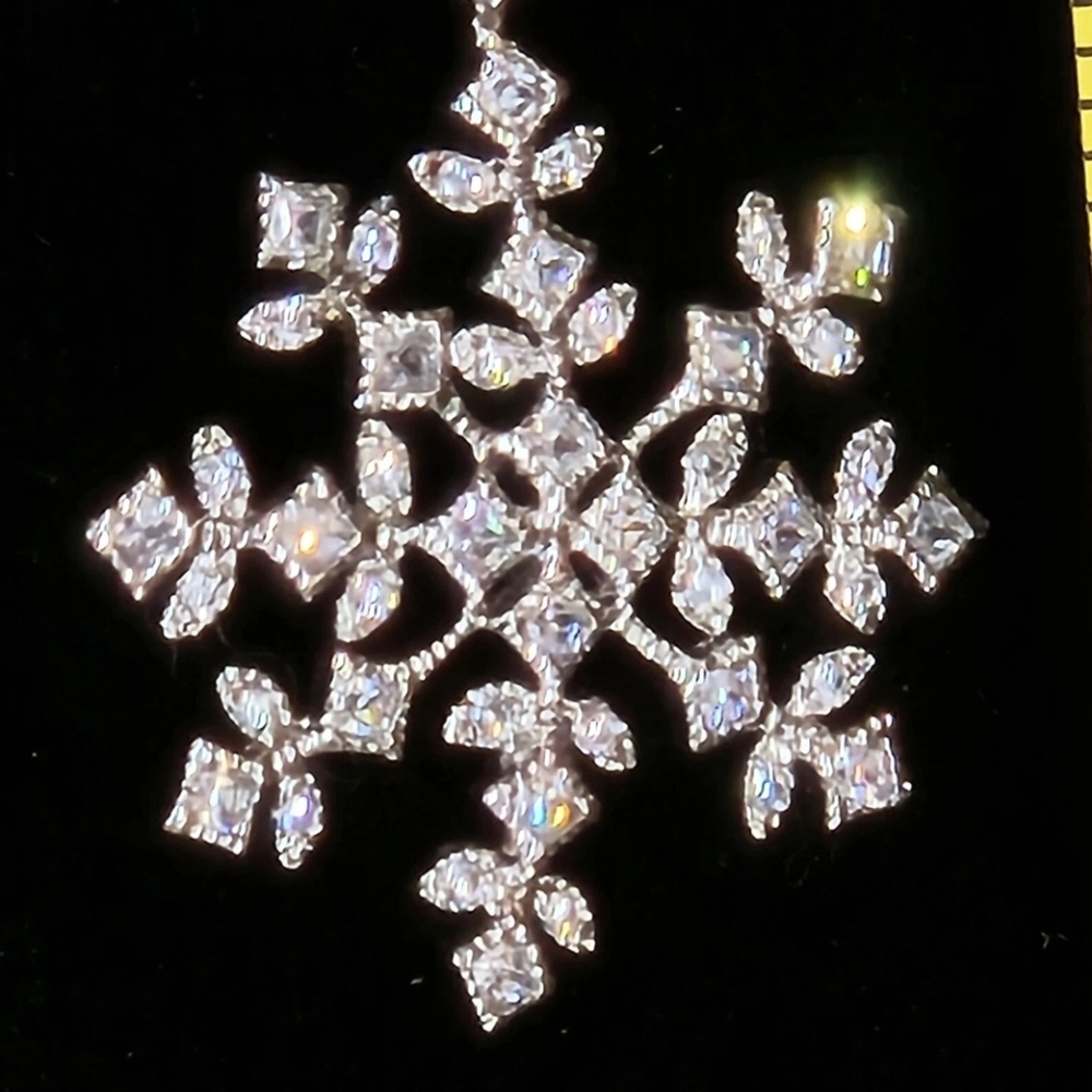 Vintage STERLING SILVER CLEAR CRYSTALS Snowflake PENDANT Only